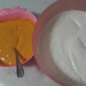 芒果牛奶慕斯10寸圆模的做法 步骤2
