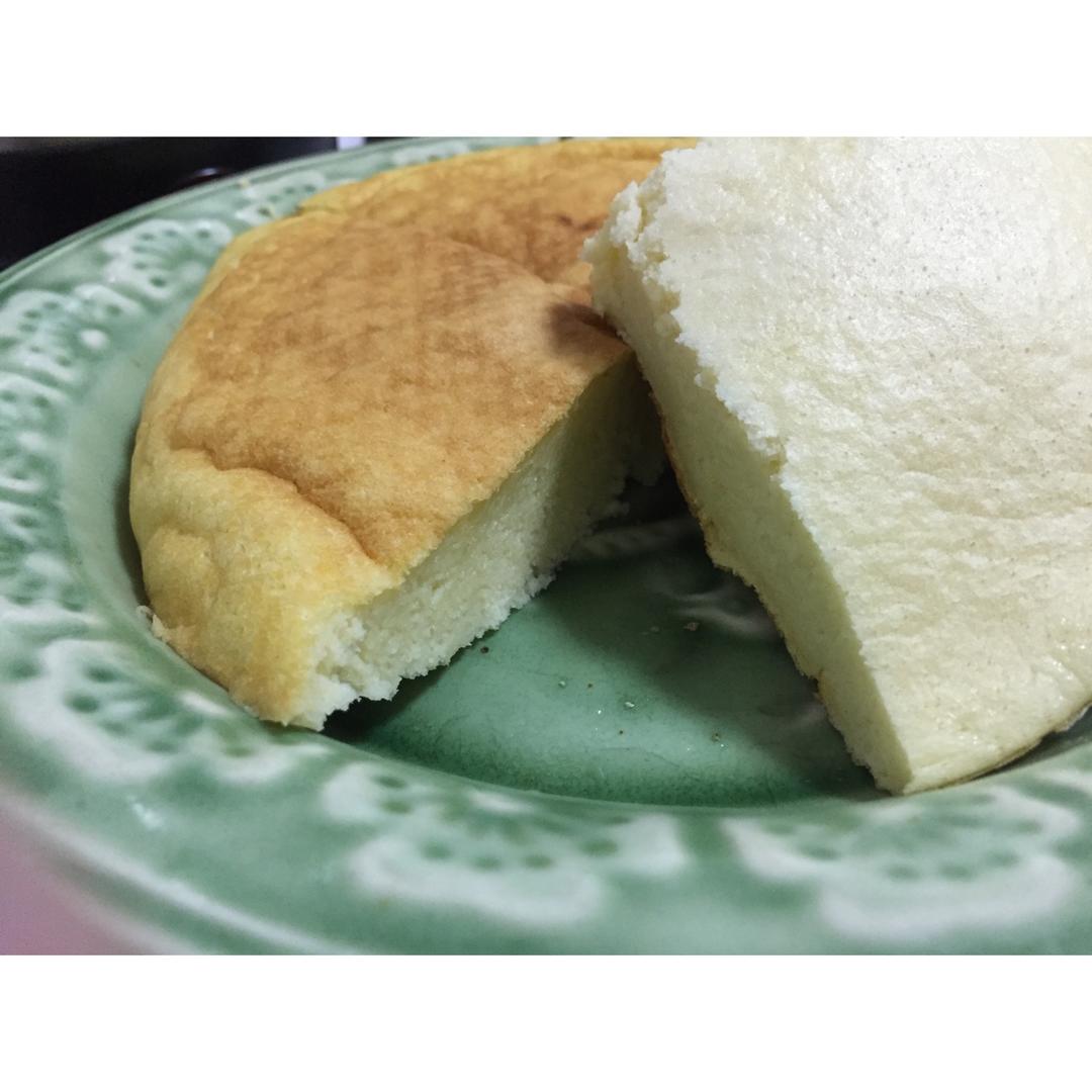 四步就能完成的超简易电饭煲蛋糕