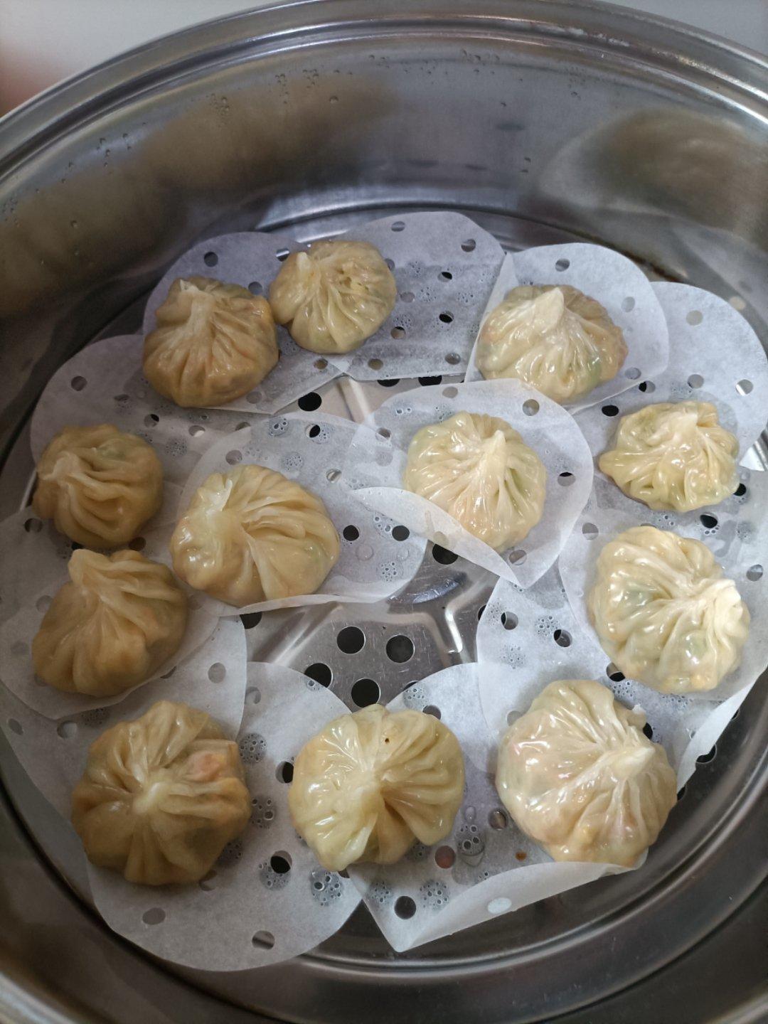 低脂低卡一口一个西葫芦鸡蛋素蒸包