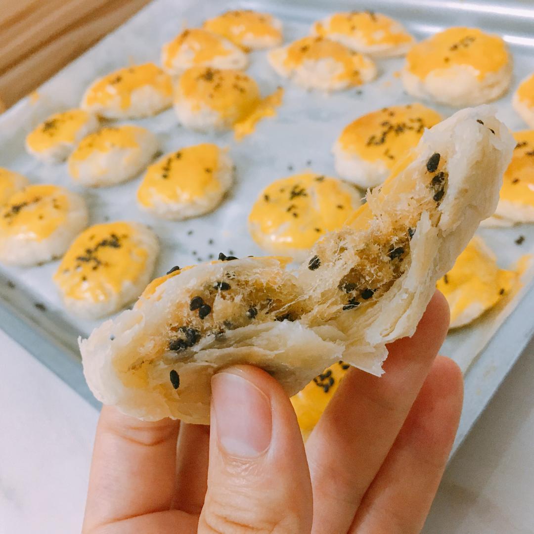 芝麻肉松饼#手抓饼皮的做法