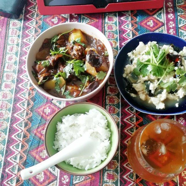 小鸡炖蘑菇
