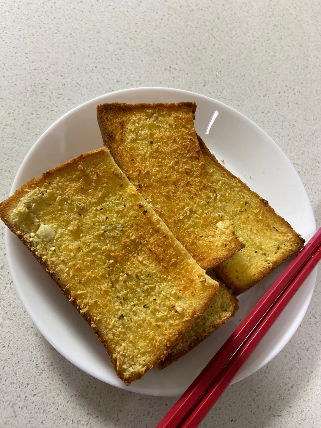 吃完还想啃手指的蒜香烤吐司面包