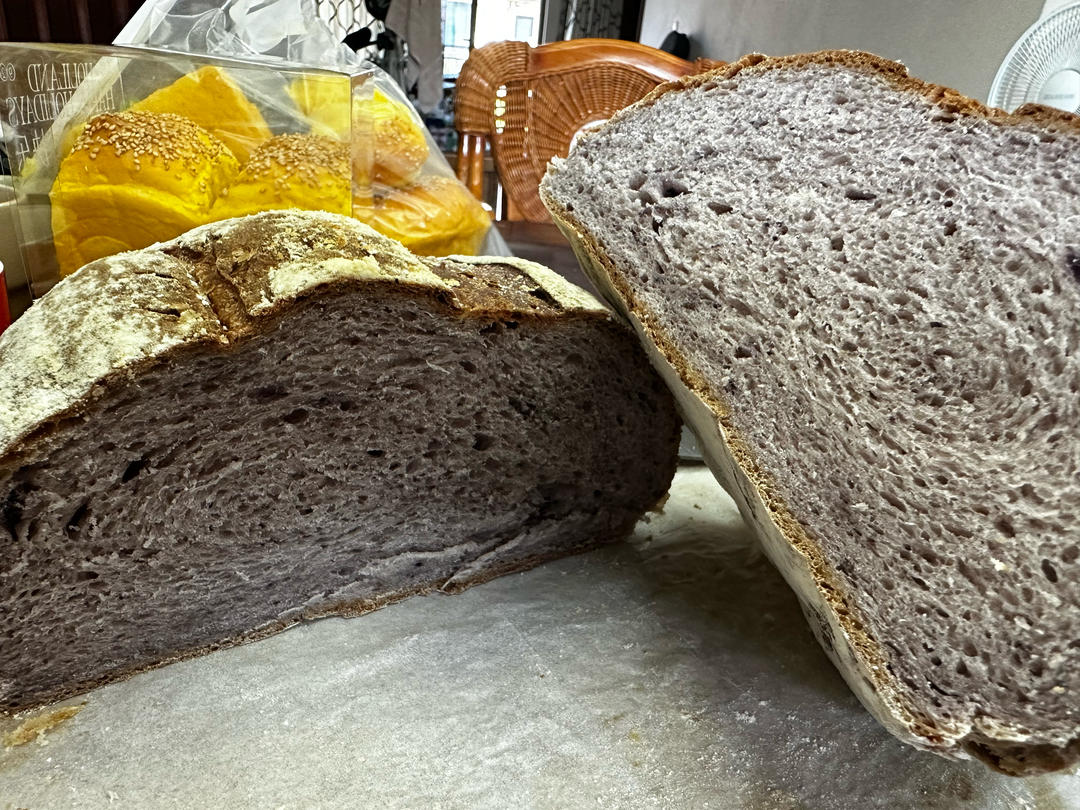 蓝莓桑葚红酒欧包｜一切开颜色就很惊艳吖