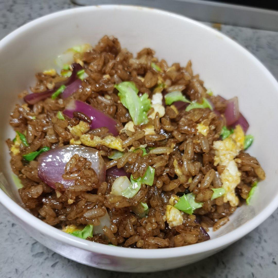 好吃到舔盘的酱油炒饭！