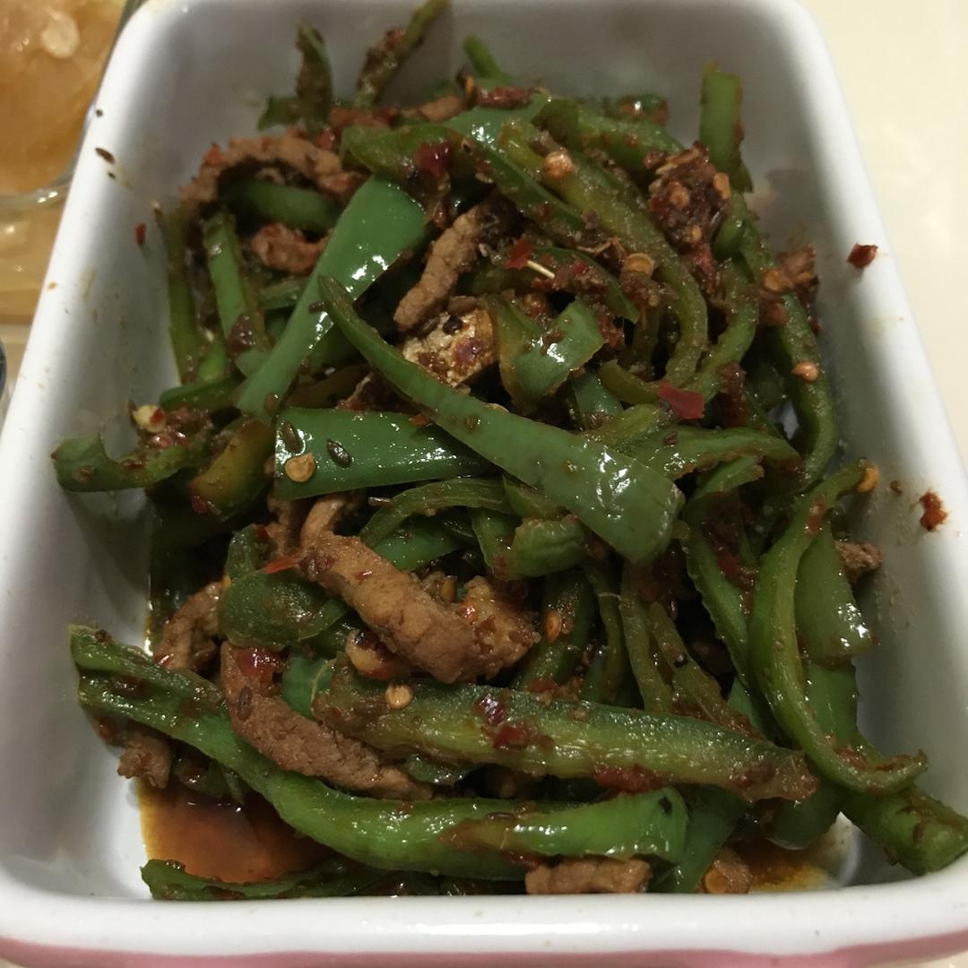 西安特色小吃…孜然炒肉夹馍