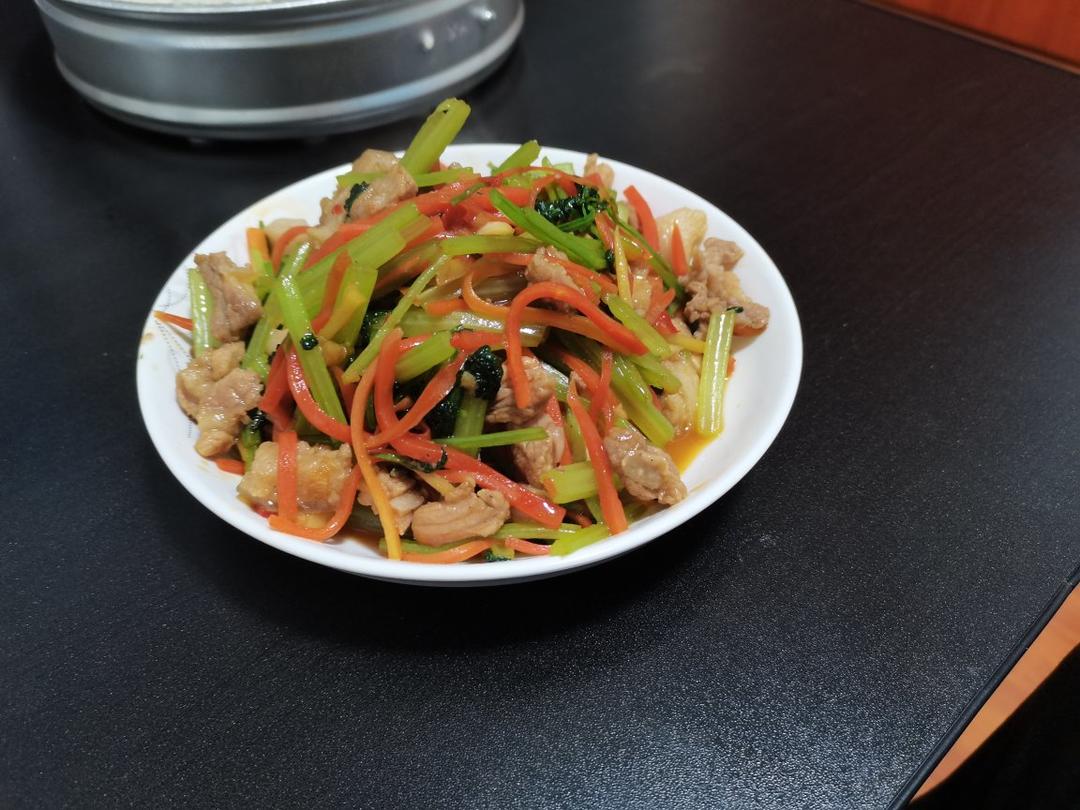 芹菜炒肉