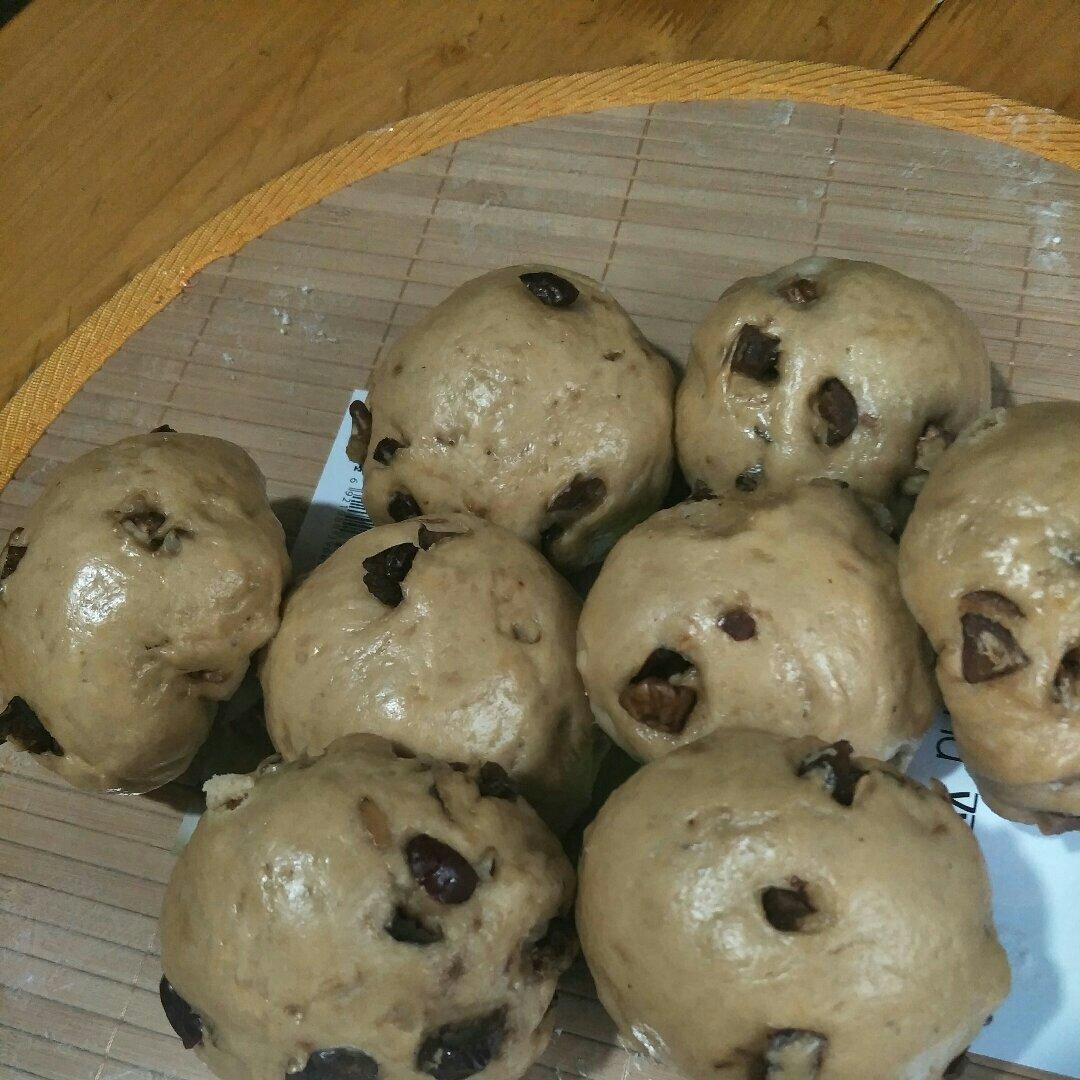 红糖红枣枸杞核桃馒头
