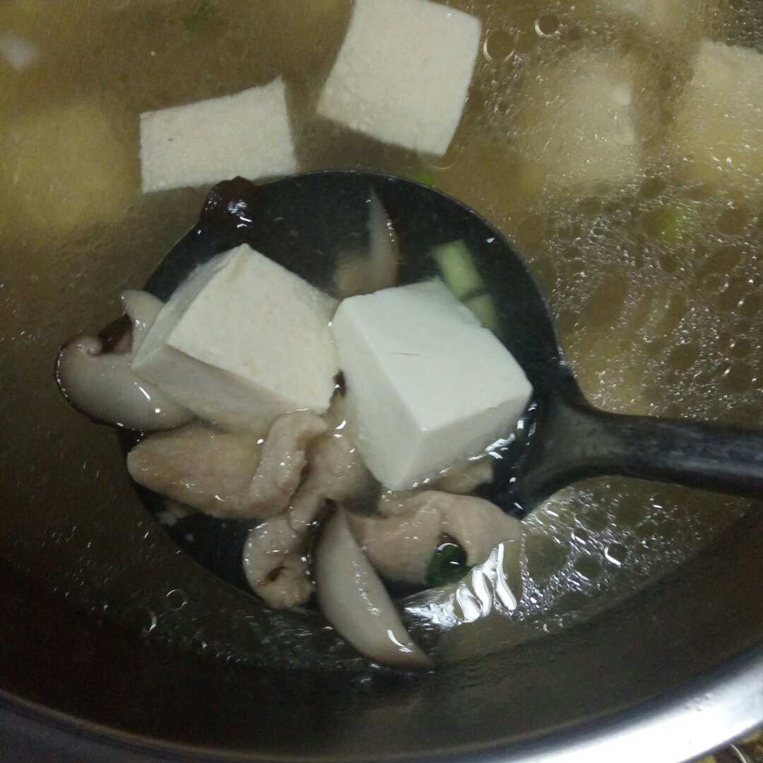 香菇豆腐瘦肉汤