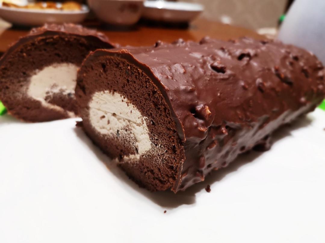 🍫梦龙蛋糕卷. 巧克力脆皮蛋糕卷 by pink-rabbit