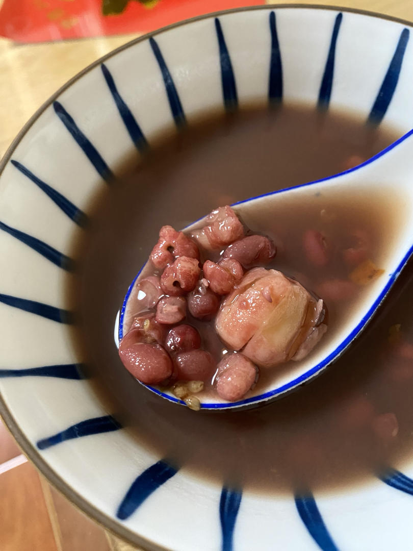 百合莲子红豆糖水