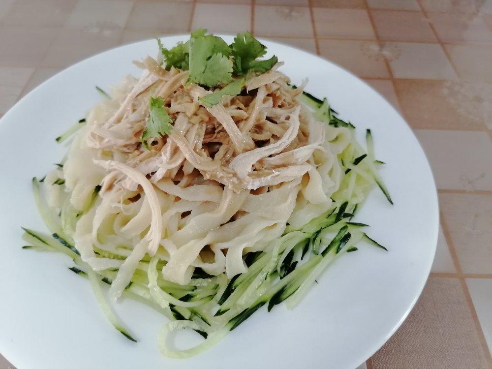 鸡丝凉拌面