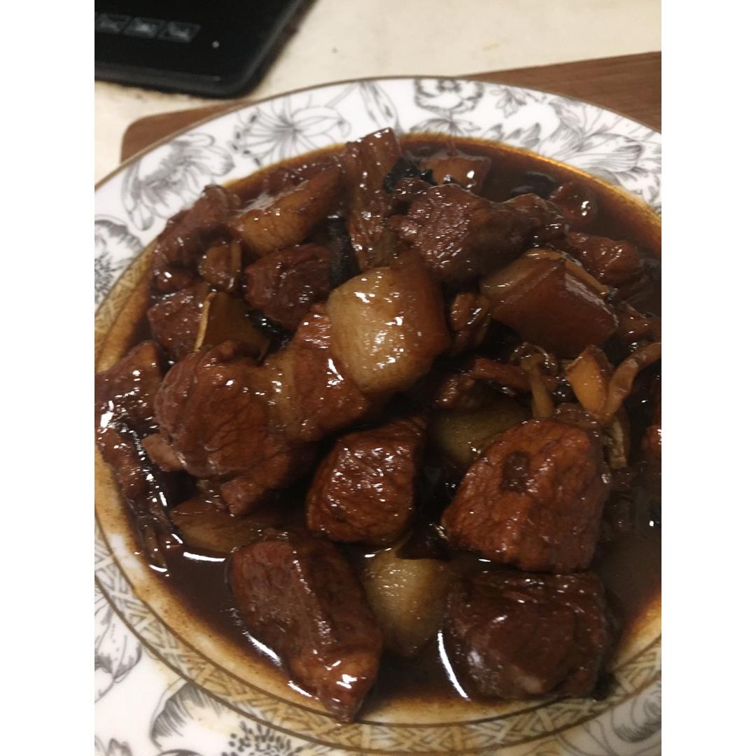 吃着碗里望着锅里的红烧肉