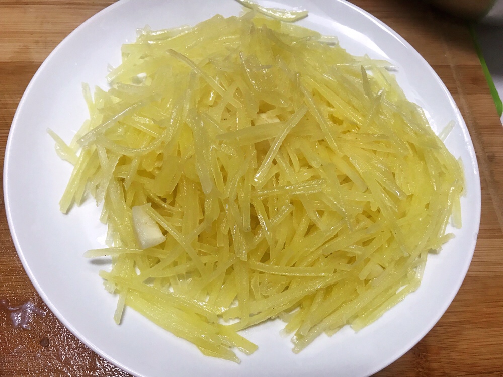 家常菜-土豆丝炒牛肉的做法 步骤8