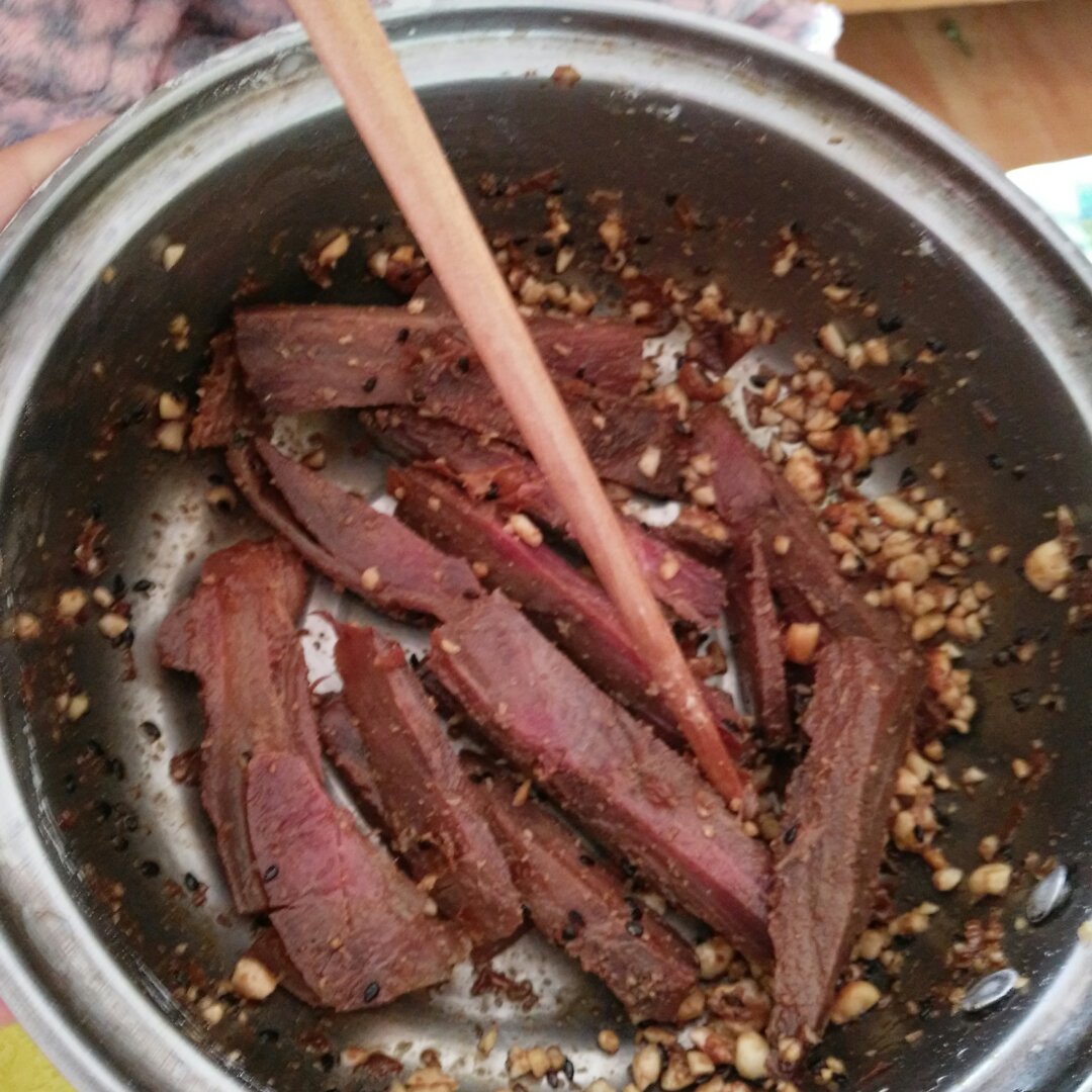 干拌卤牛肉