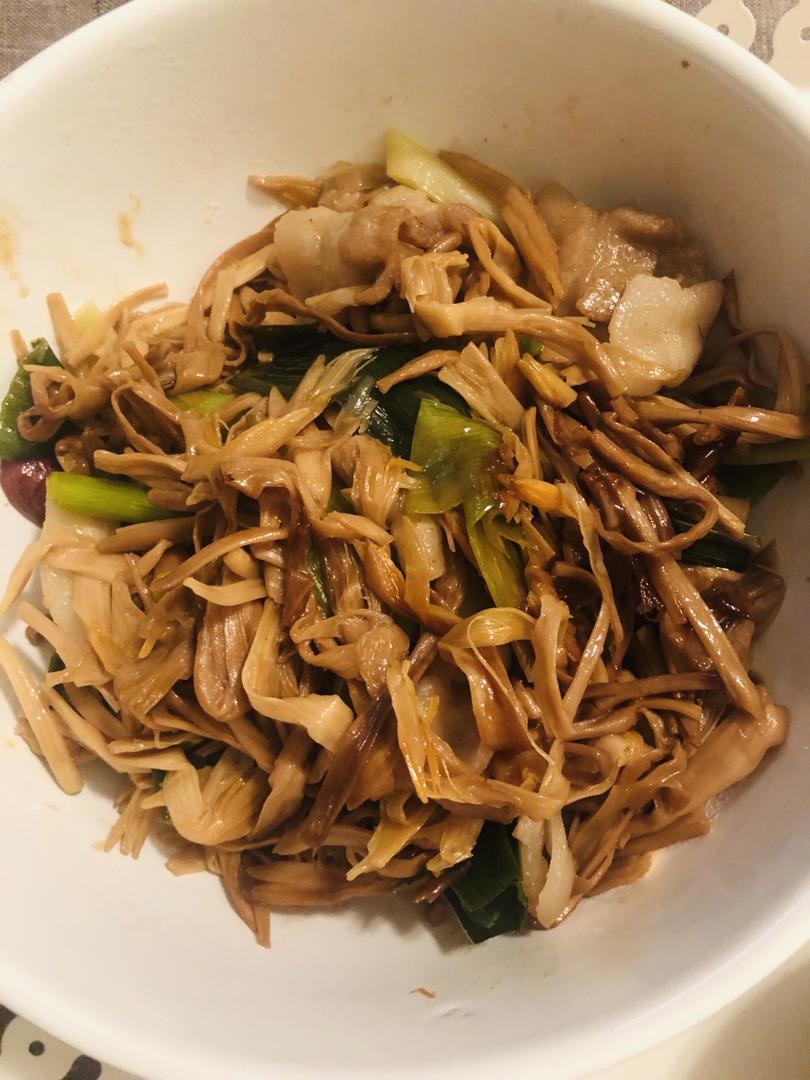 黄花菜炒肉