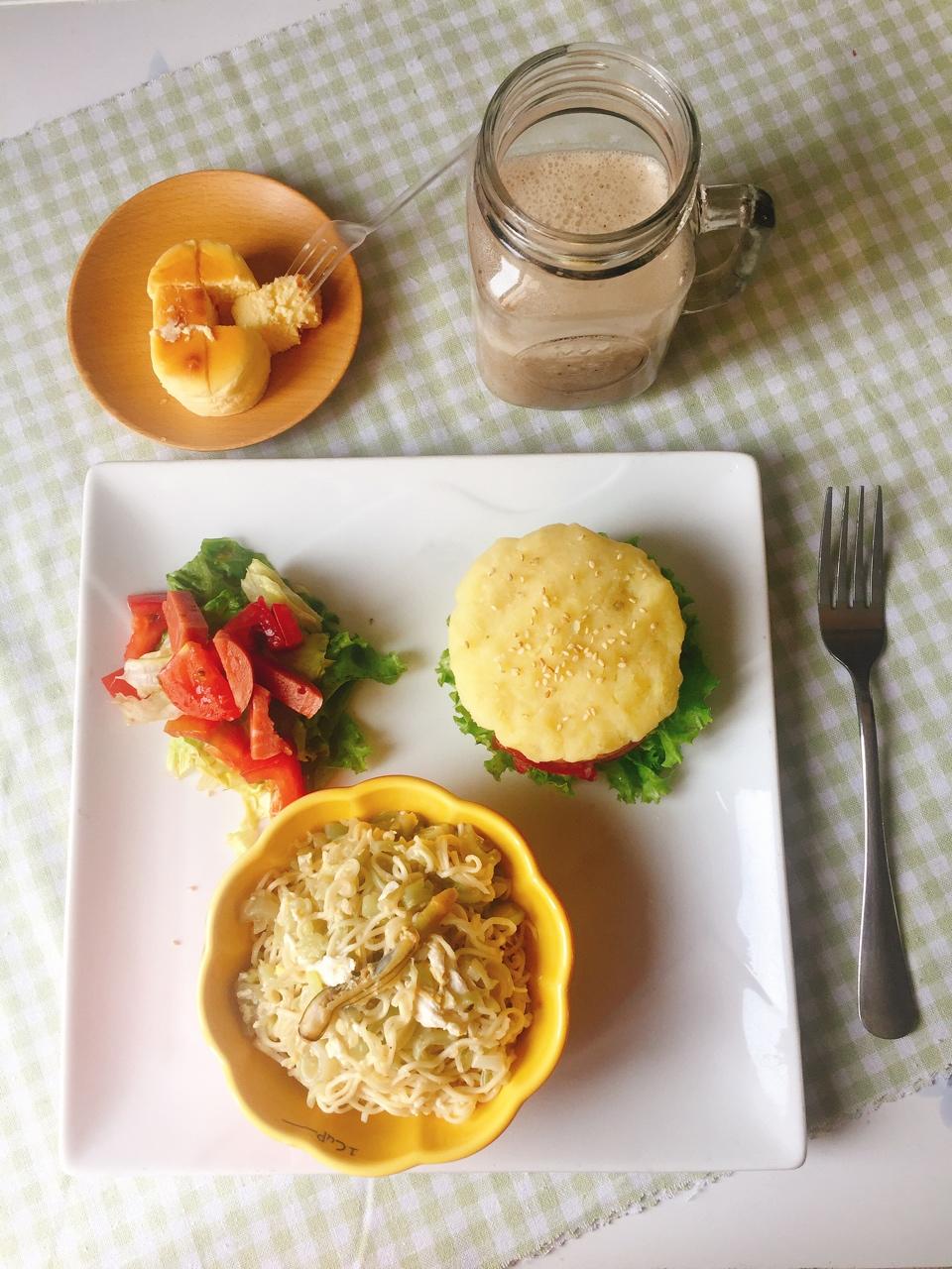 每天，叫醒我的是早餐