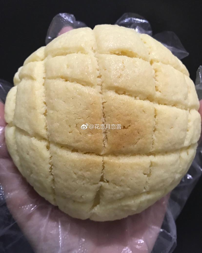 好吃到炸裂的港式菠萝包（附带制作酥皮的小视频）