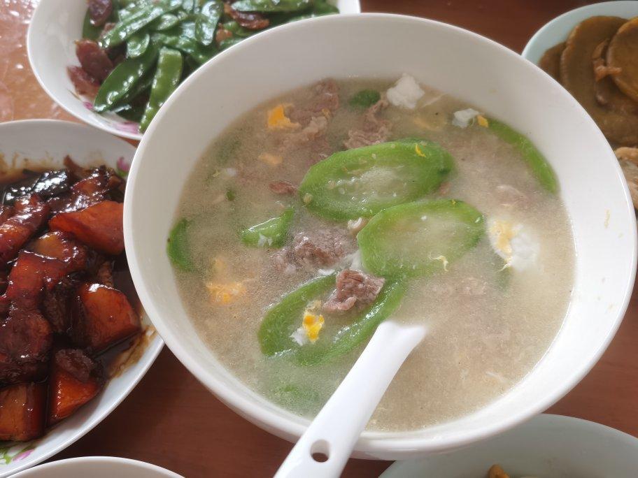 时蔬丝瓜滑肉汤