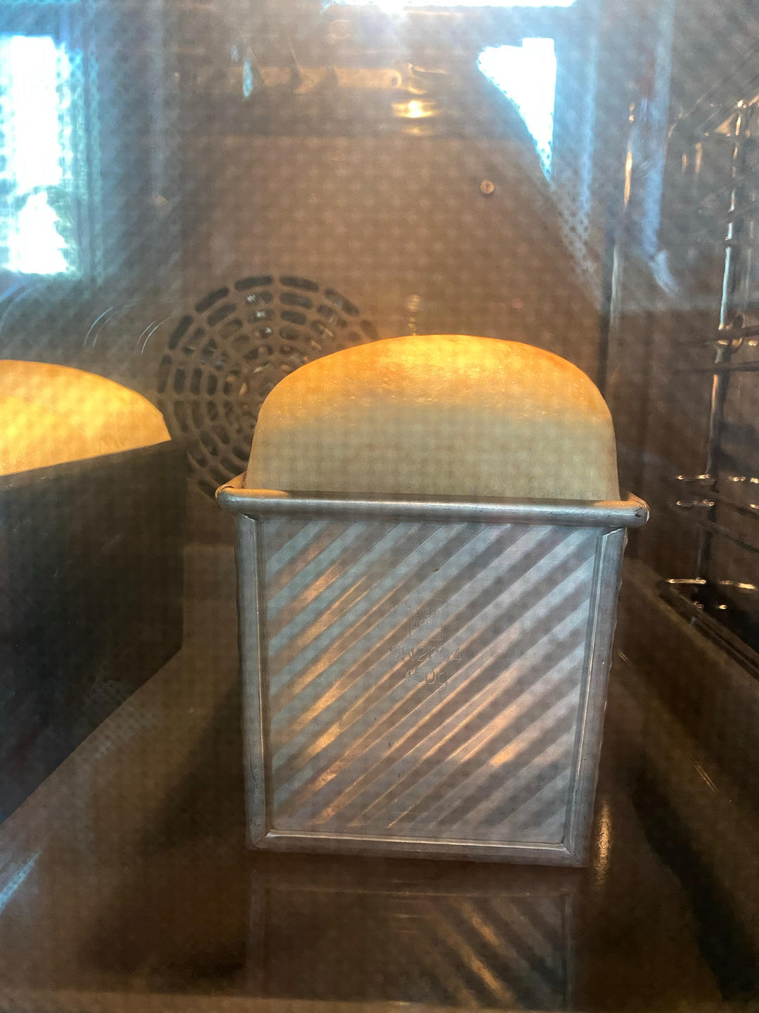 鲜奶液种超熟吐司