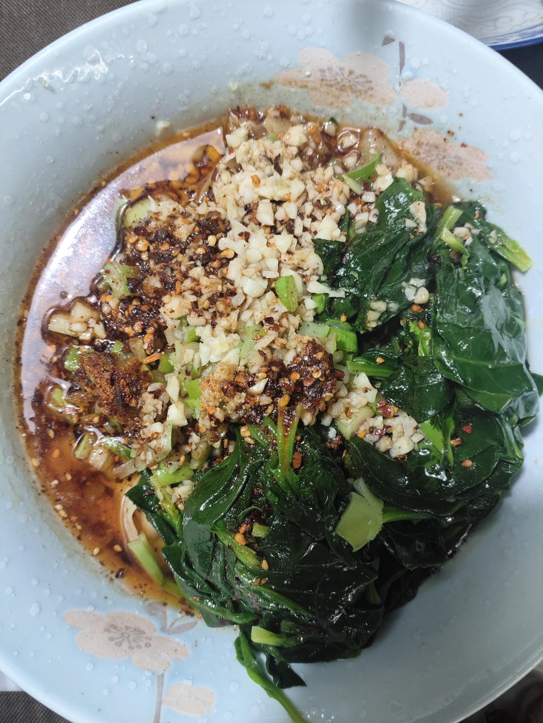 十分钟就能吃上的超简单油泼面