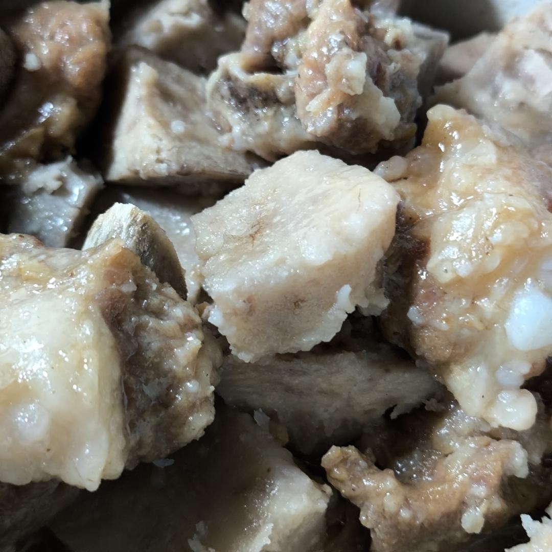 好吃到舔碗的荔浦芋头蒸排骨。