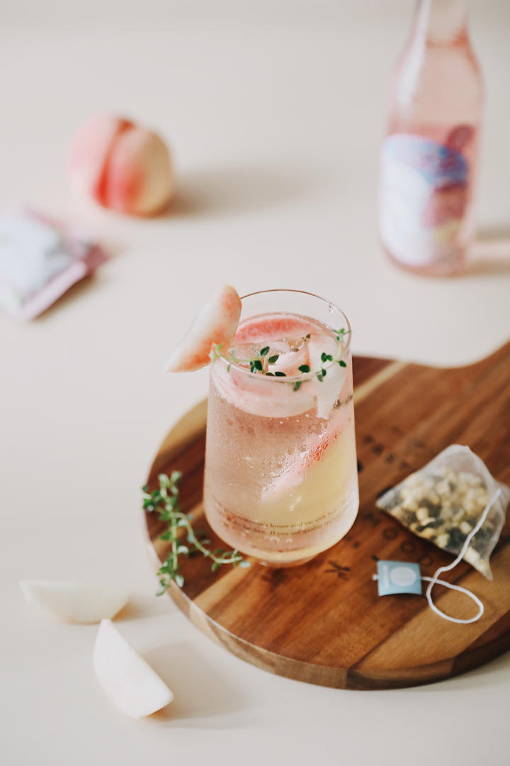 蜜桃樱花风味气泡饮