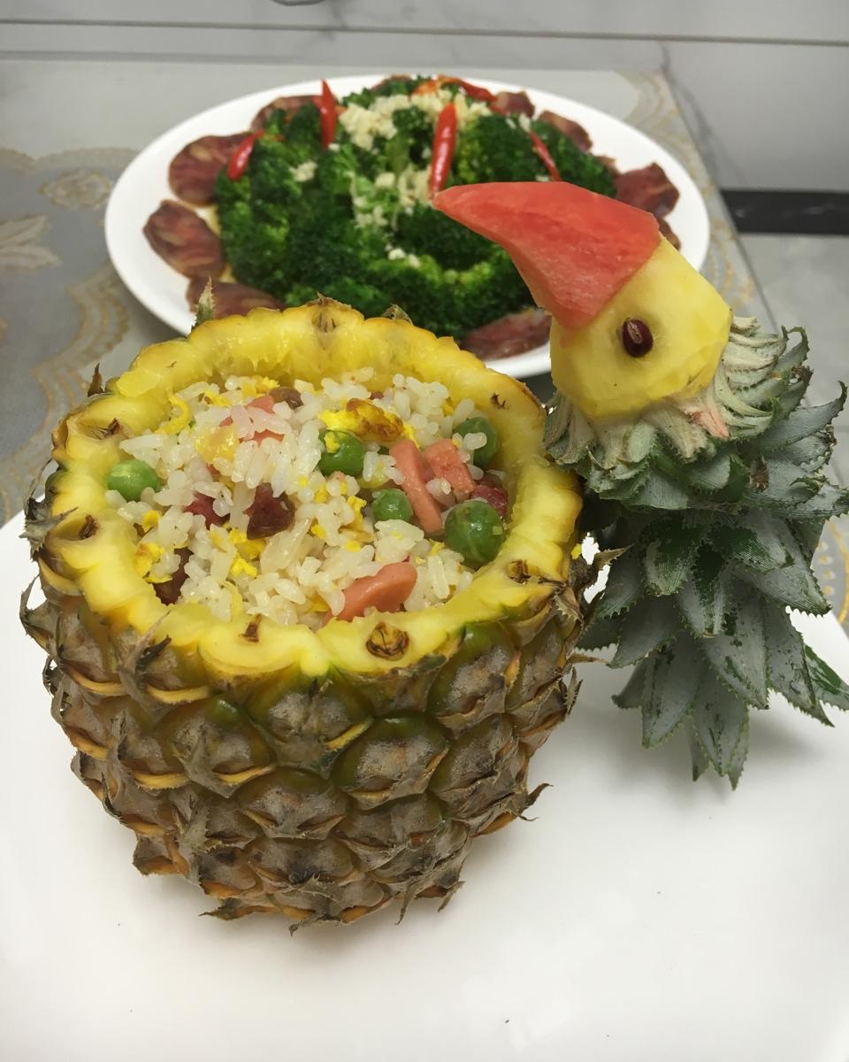 鸟语花香菠萝炒饭