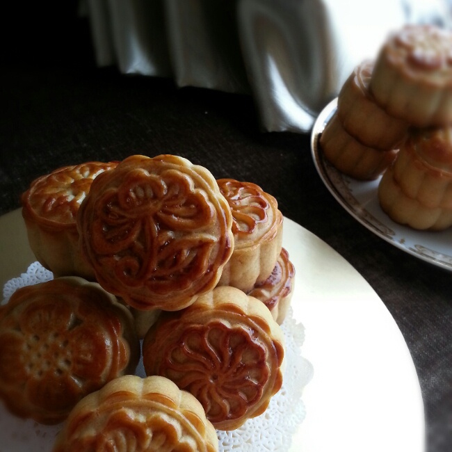 广式月饼——蛋黄莲蓉月饼