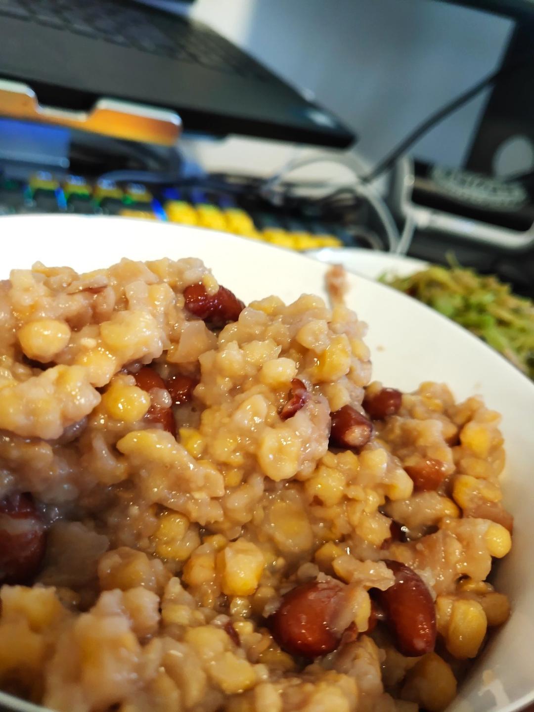 红豆玉米大碴子粥