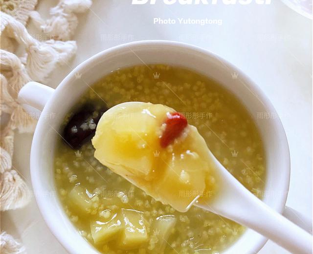 ㊙️秋季调理身体不能少的养生粥‼️小米苹果粥‼️的做法