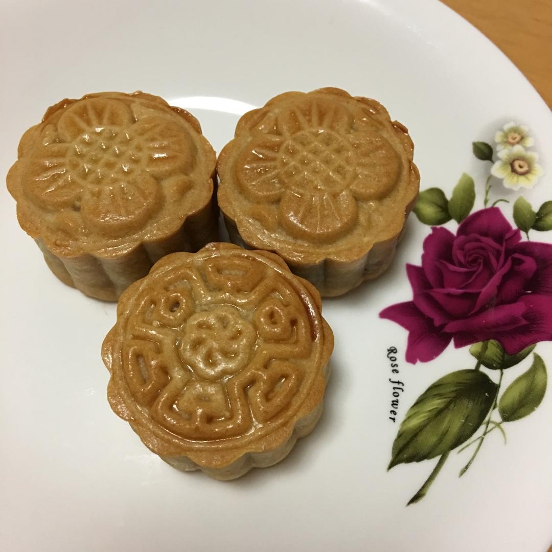 广式月饼—蛋黄莲蓉月饼