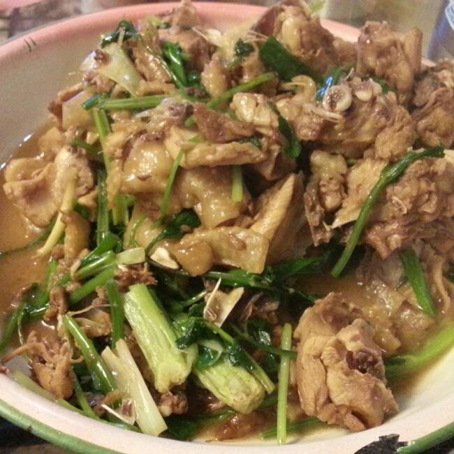 香菜香葱炒鸡肉的做法