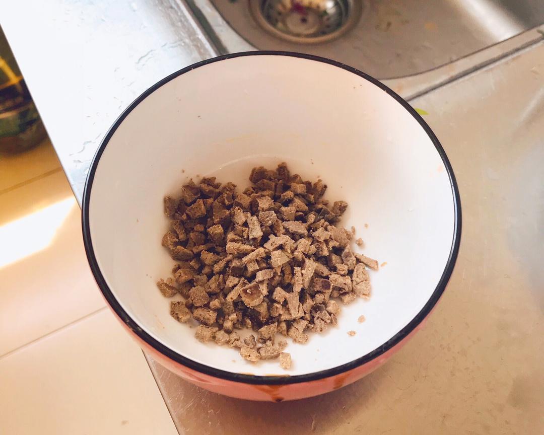 宝宝👶辅食— 西葫芦🥕猪肝烩饼🥣的做法 步骤1