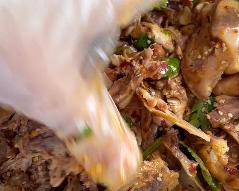 在家做沈阳风味拌鸡架(麻辣甜)