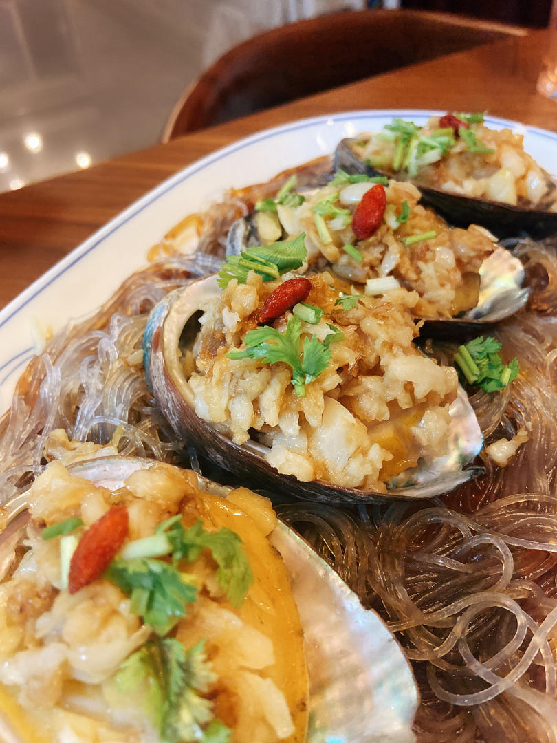 蒜蓉粉丝蒸鲍鱼