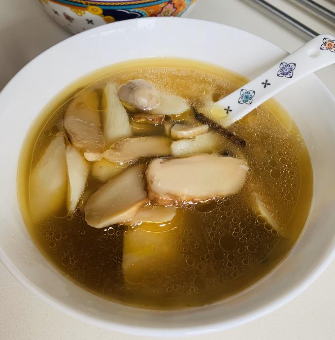 养生煲汤～松茸虫草鸡汤的做法