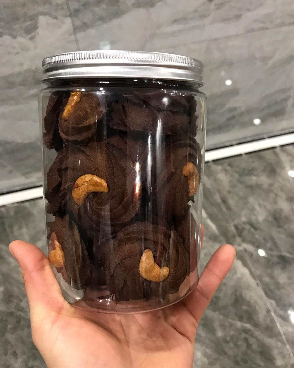 挤花毫无压力的巧克力曲奇