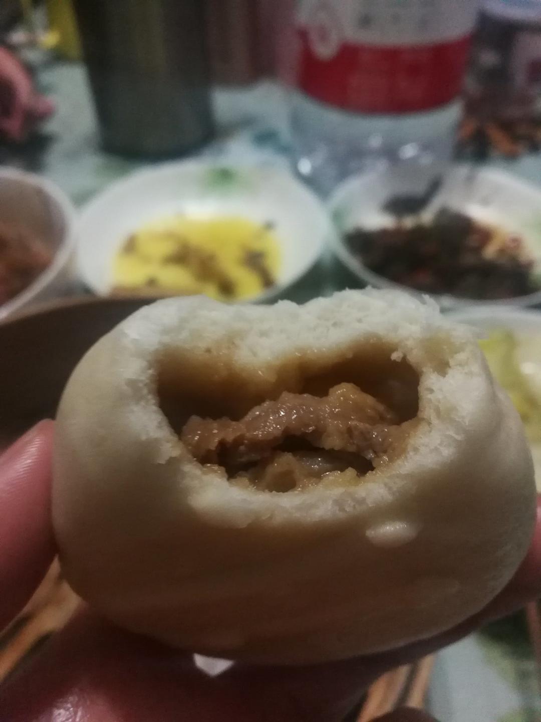 松软可口多汁热乎乎的肉包子制作全过程
