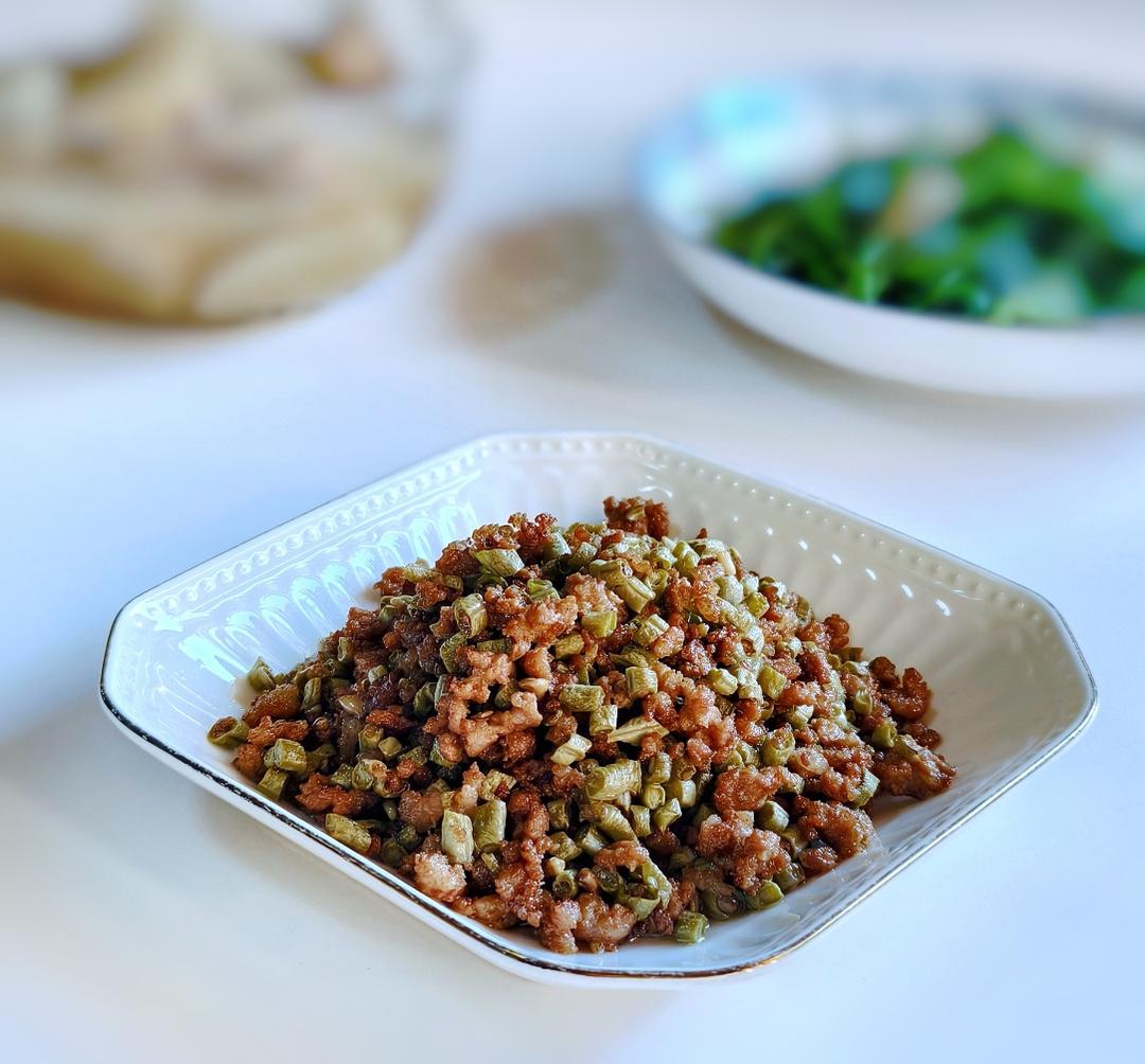 酸豆角炒肉末