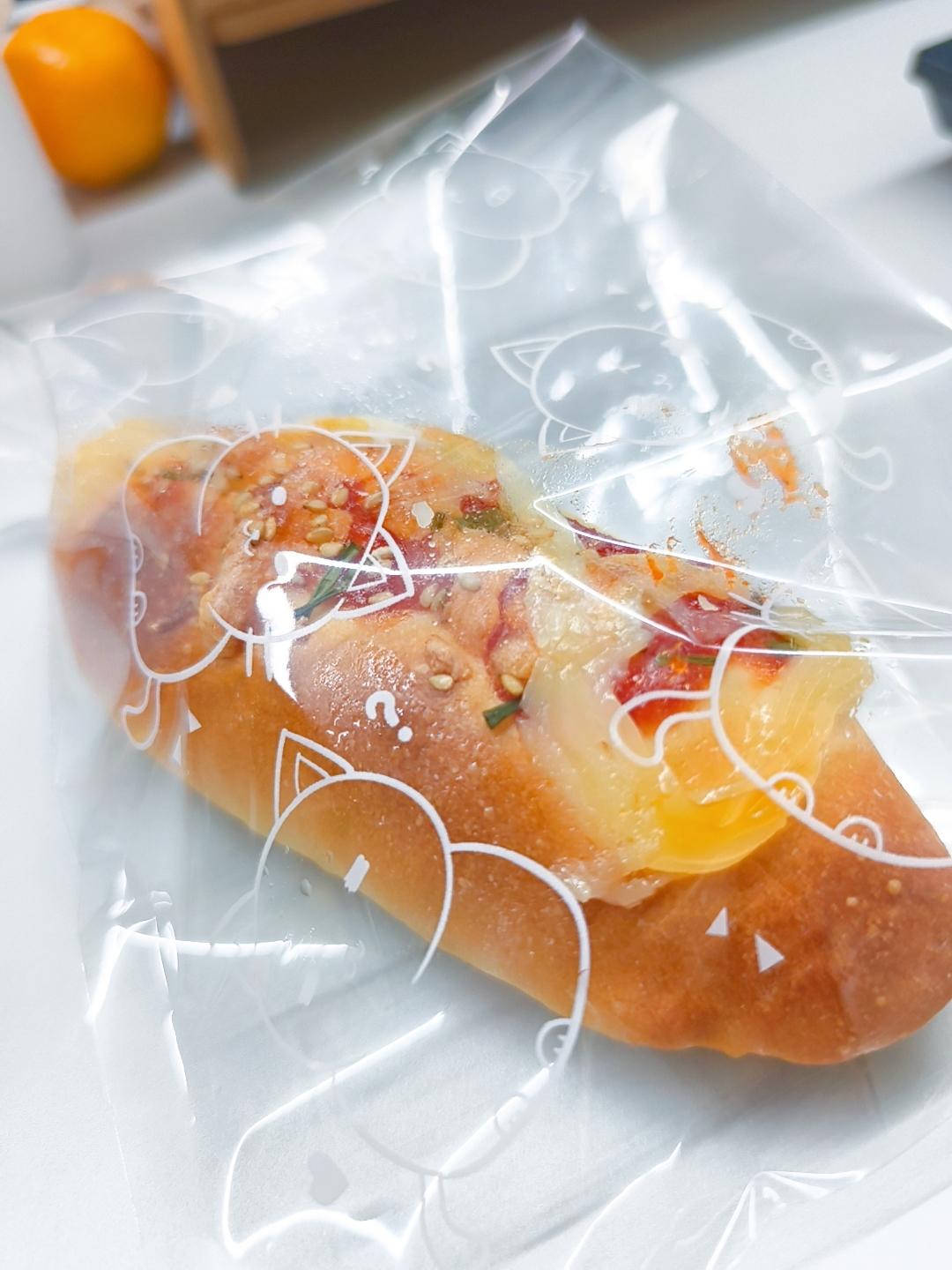 芝士肉松面包有着芝士百里香的称号