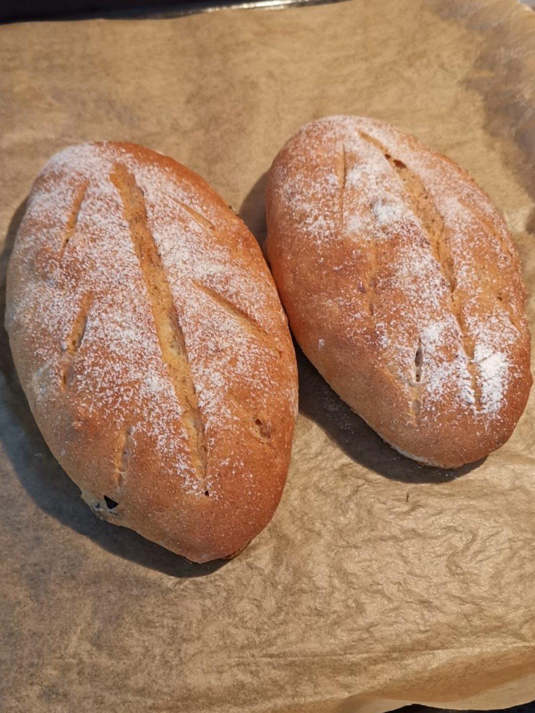 全麦蔓越莓核桃软欧包