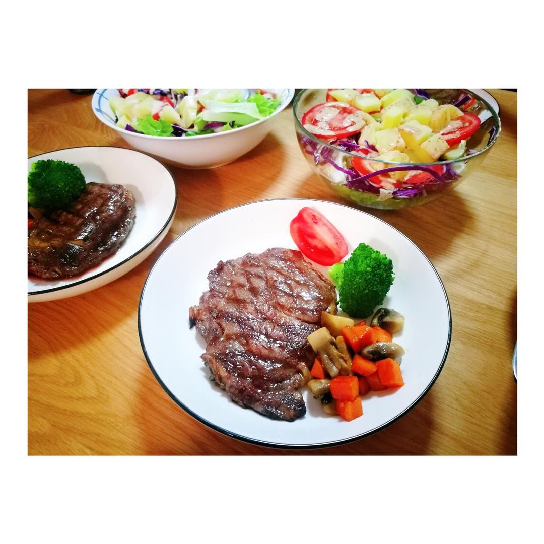 黑椒牛排（配土豆/鸡蛋，意面/蔬菜）