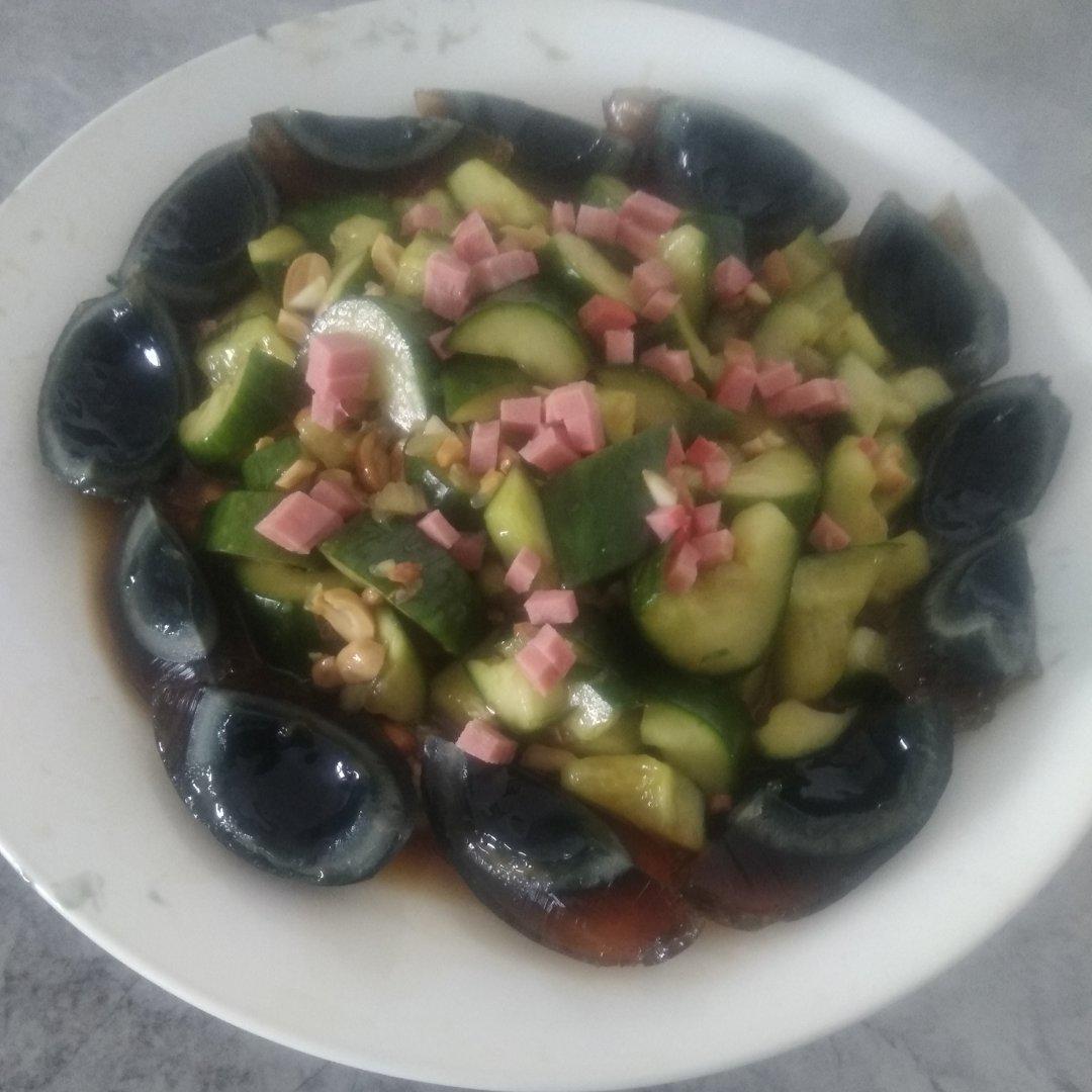 一看就会的‼️凉拌松花蛋黄瓜㊙️好简单