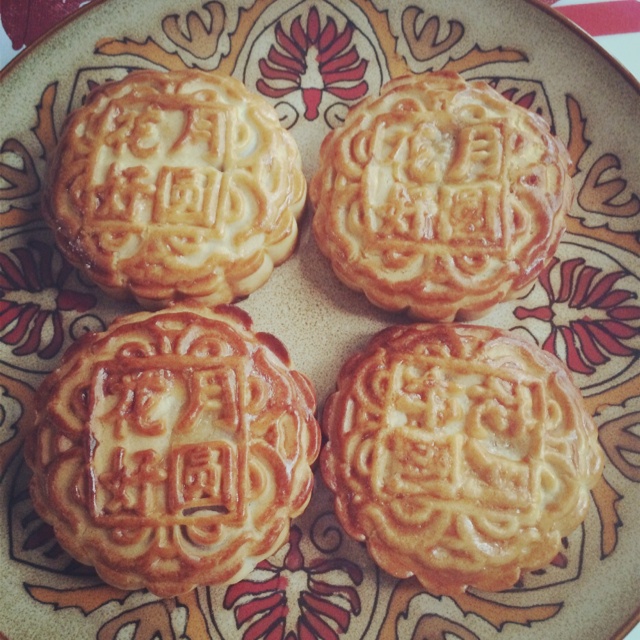 广式月饼——蛋黄莲蓉月饼