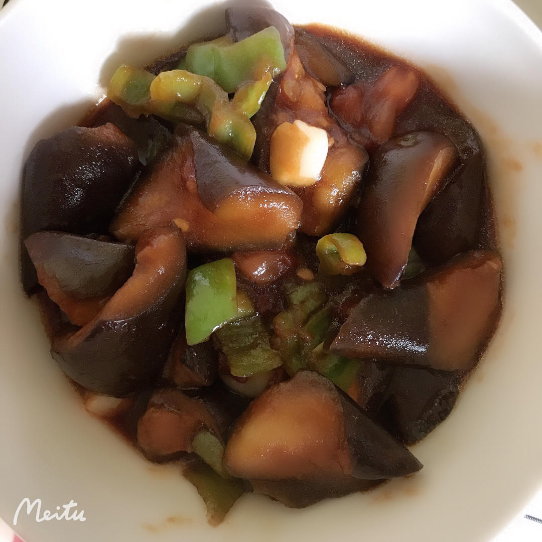 红烧茄子（佐西红柿尖椒）