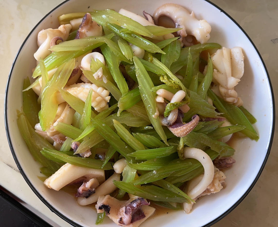 芹菜炒乌贼