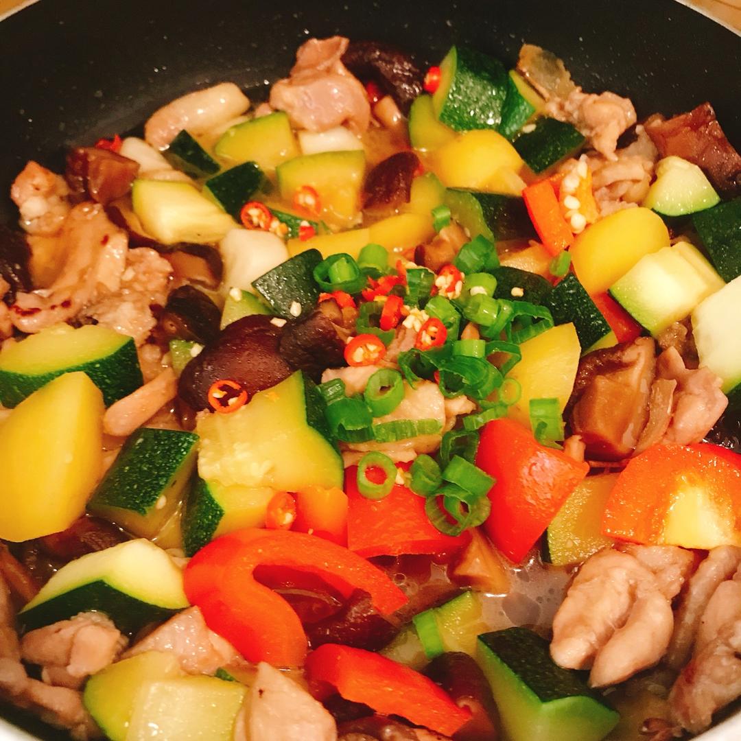 【黄焖鸡米饭】