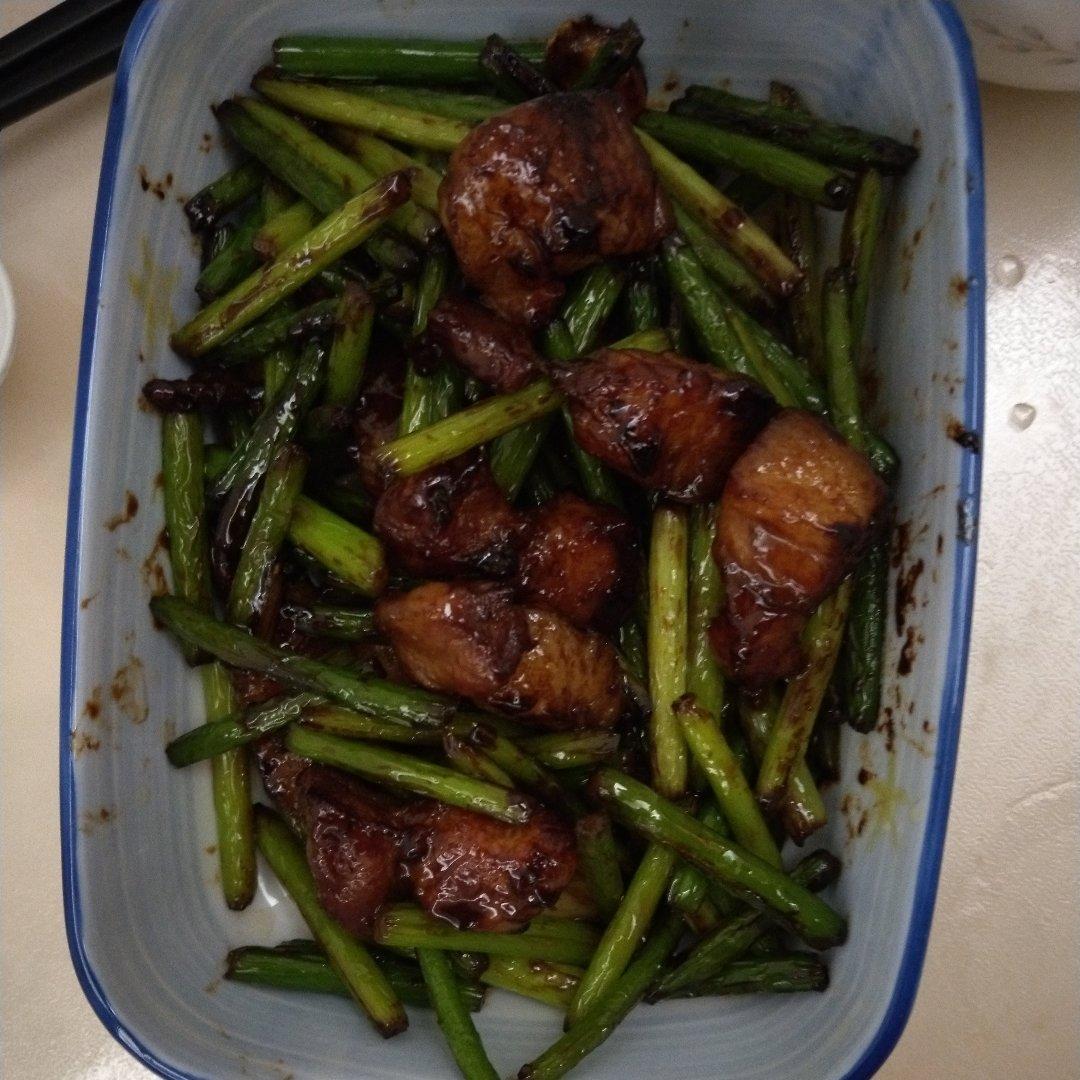 五花肉炒蒜苔 / 蒜薹炒肉