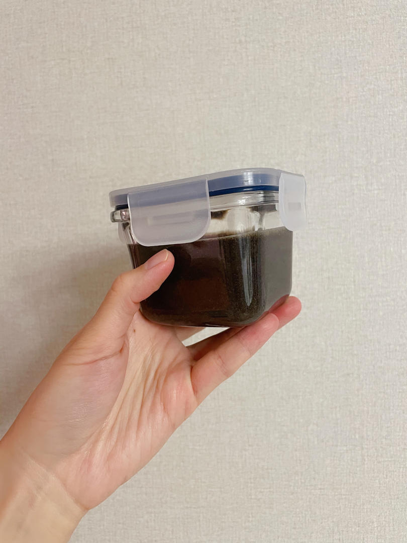 婴儿辅食：天然调料—黑芝麻酱