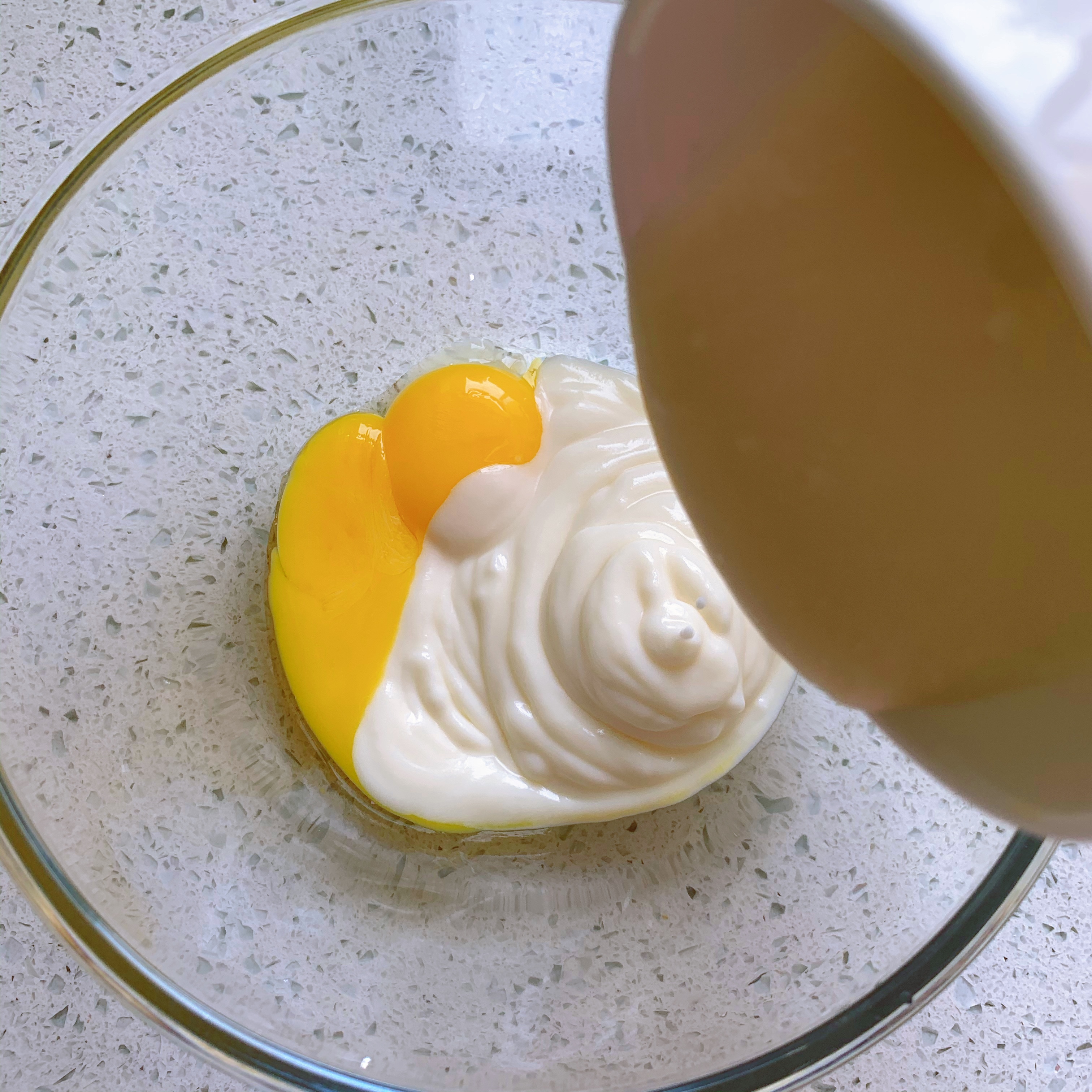 入口即化👉无油版酸奶蛋糕❗️巨好吃的做法 步骤1